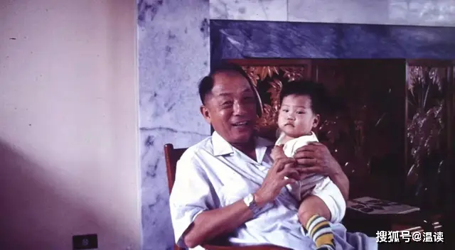 原创1994年张学良唯一活着的儿子回国飞机上请人照顾64岁不会汉语