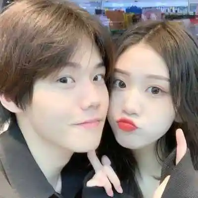 亲密的情头双人同框头像,情侣头像图片-回车桌面