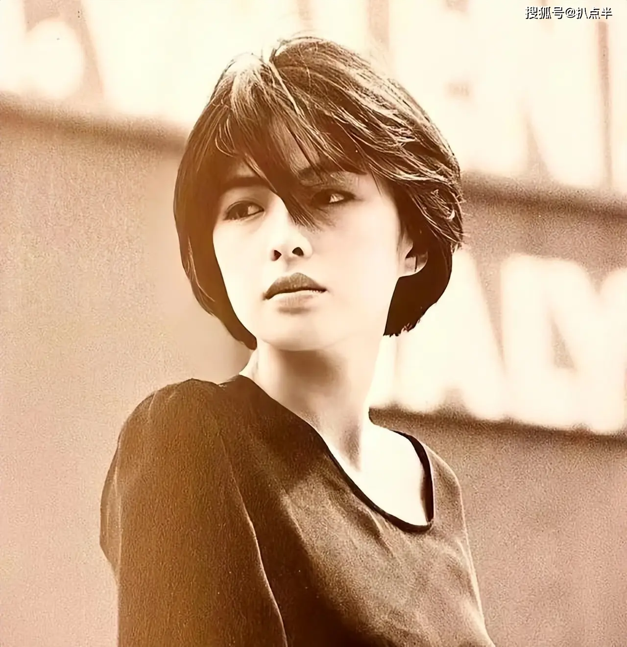 罗美薇4年亏10亿,张学友62岁仍为妻拼命?她缘何让歌神死心塌地