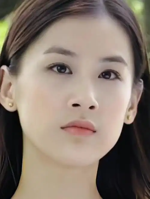 黄圣依从小就是美人胚子,原来她的颜值巅峰期,在少女时期