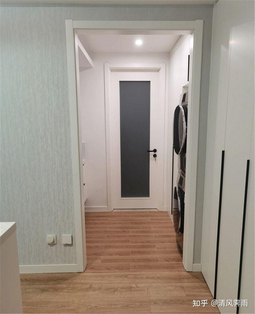 嫌弃门套土丑,不少博主晒出入户防盗门不装门套的美照,鼓吹不做门套