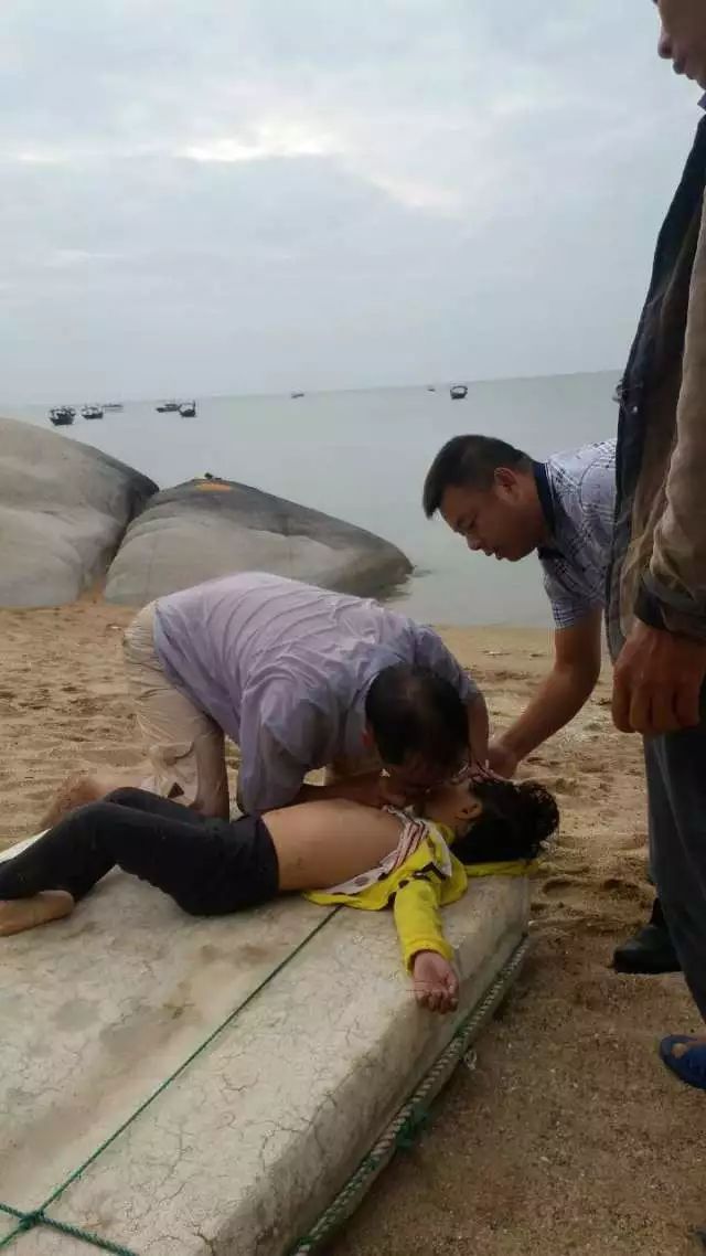 点赞昭通61岁医生进行半个多小时的心肺复苏术落水女孩心跳终于