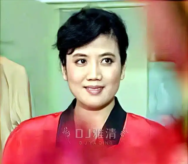 李秀明息影30年经商后像换了个人如今69岁已做外婆儿子也事业有成