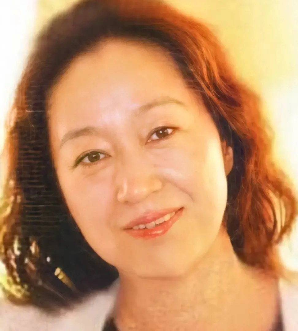 1988年张国立和罗秀春离婚前妻提一个要求让邓婕终身未育