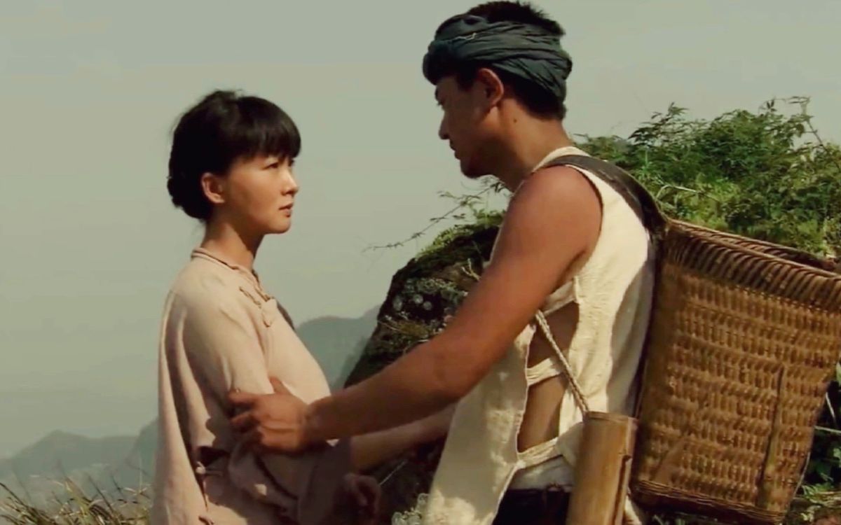 26岁寡妇与16岁少年私奔,隐居深山50年,真实改编《爱情天梯》,国产