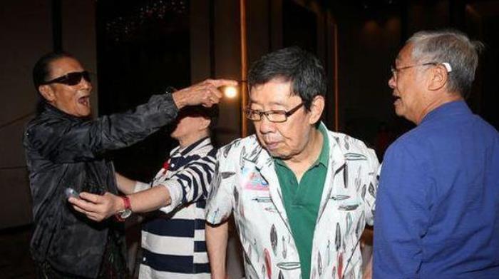 谢贤打曾江的原因6年前谢贤为何当众扇曾江耳光