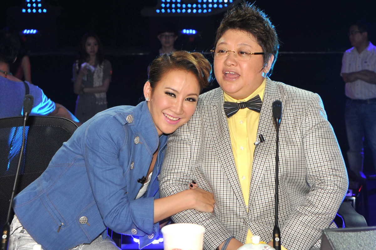 作为个人,韩红无法对复杂事件做调查做评判,但她作为coco的好友,用她