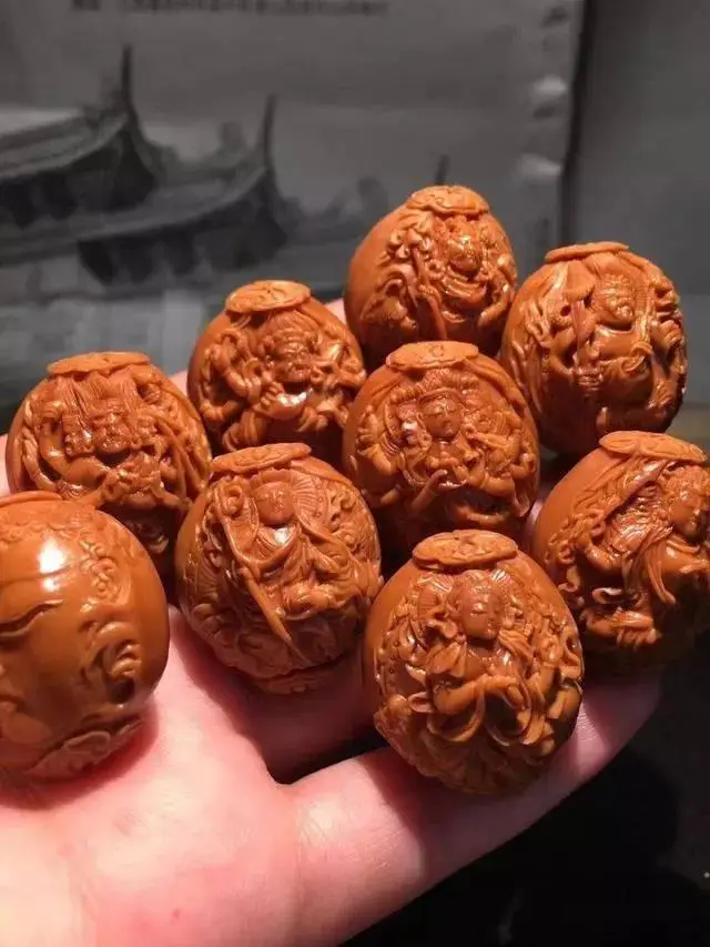 大师雕刻的橄榄十来万一串,还要预定,到底值不值_作品_什么_宝物