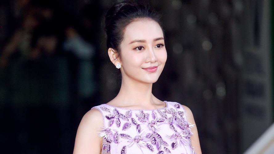 明星爆料客 的想法: 王鸥复工身材引热议,网友力挺美