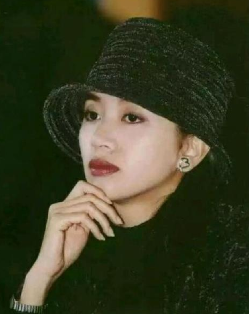 错过梅艳芳被曝私生子赵文卓娶牛小玲生3娃变身好爸爸