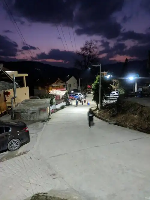 夜晚19点,正常视觉漆黑一片,这出片效果超级棒,纯净清洗无比,一般