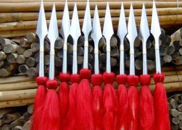 长枪上,为什么要装个红缨,不是为了装饰,而是有大用处_原因_的武器