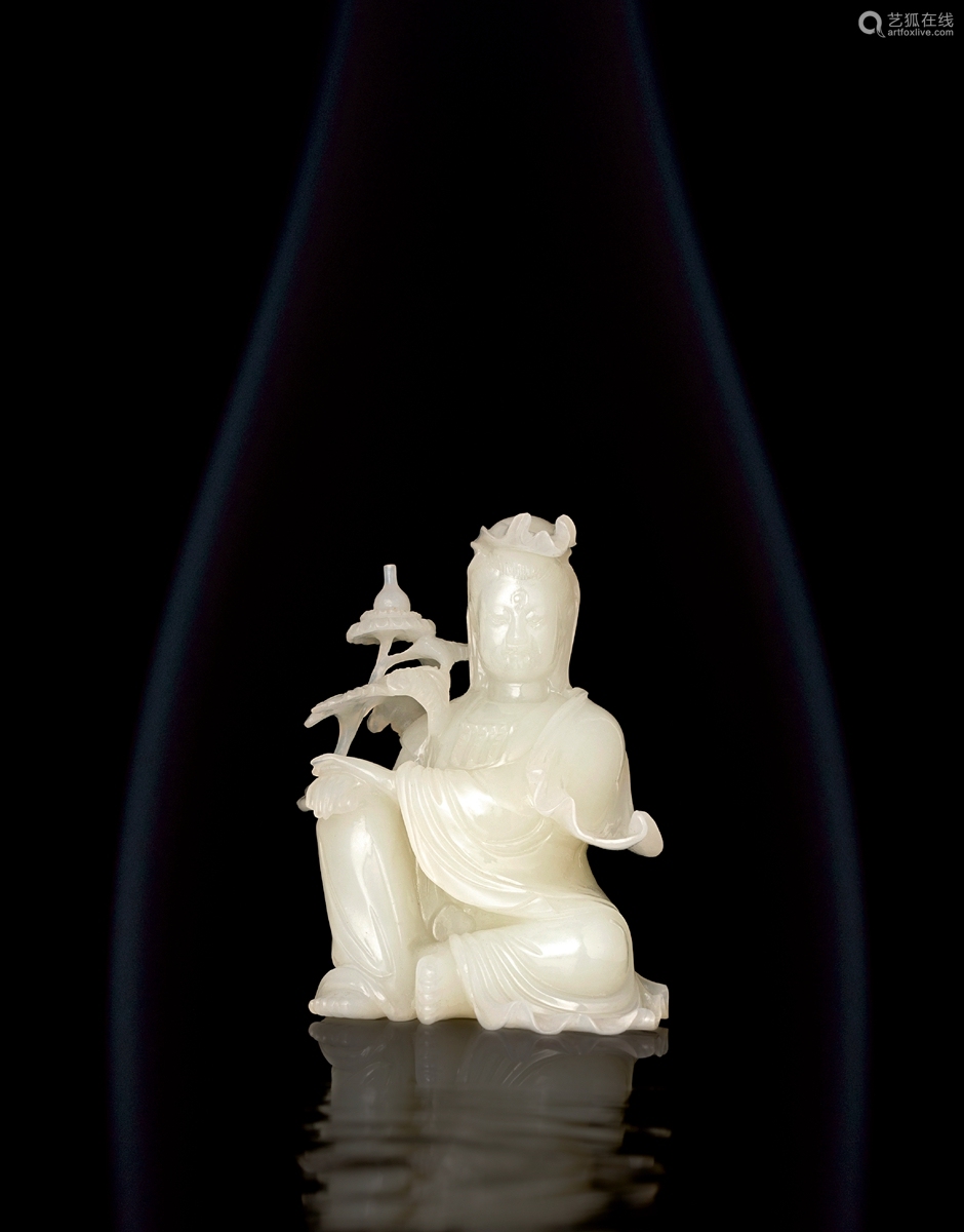 清乾隆61白玉雕自在观音坐像