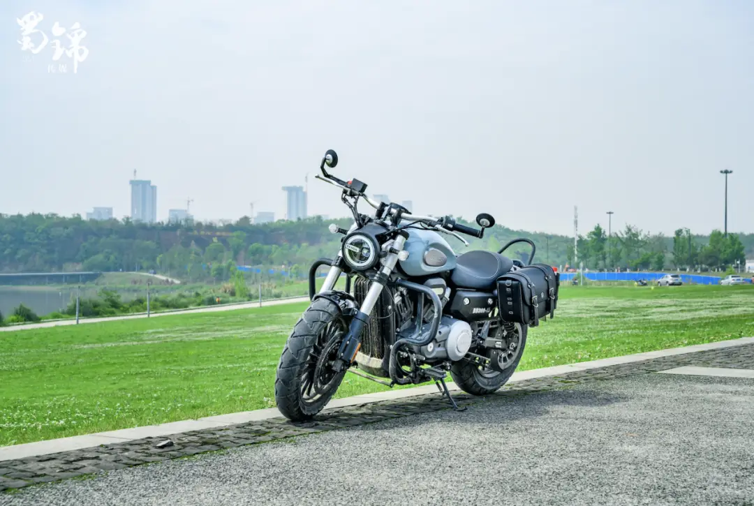 试驾喜欢哈雷摩托这款2万多点的金吉拉300能够实现愿望