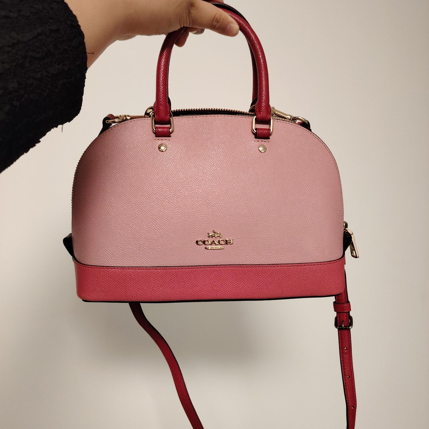 蔻驰贝壳包 红拼色