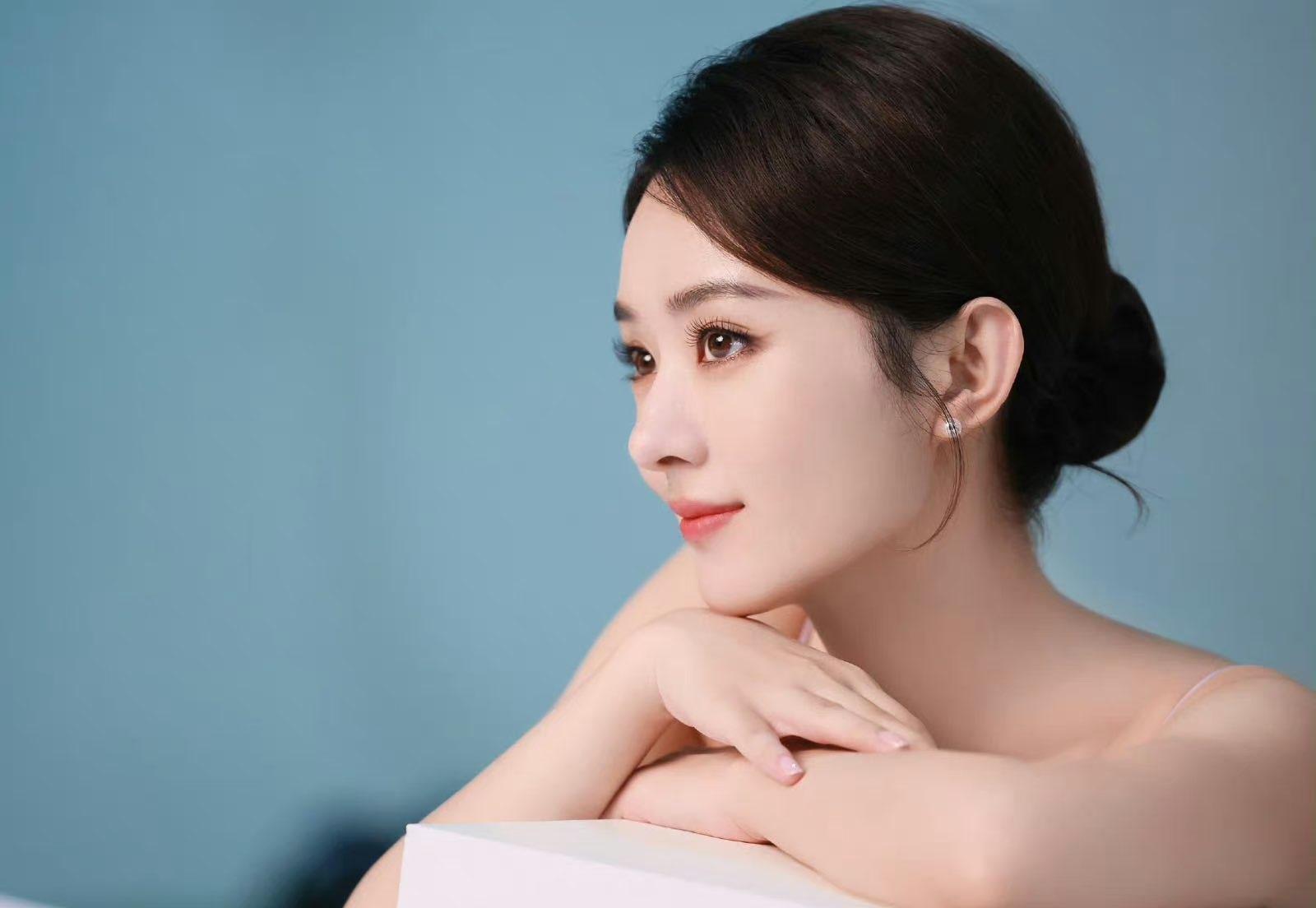 当我看到赵丽颖的侧脸时,才发现这个"鼻子"是多么完美啊!