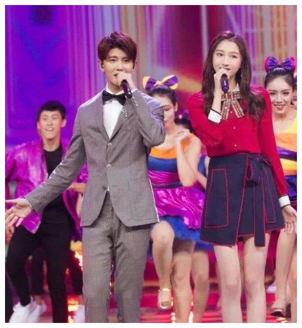 当172cm关晓彤遇到178cm任嘉伦到底是谁谎报了身高