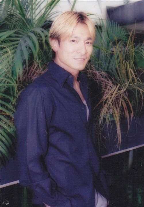 金发造型的刘德华.