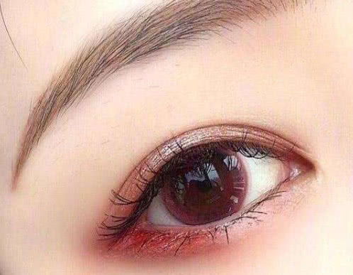 关于桃花眼的诗句