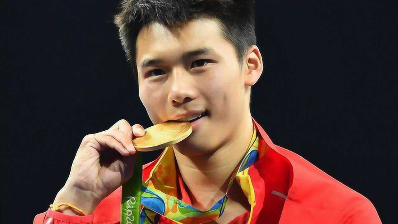 "包大人"陈艾森完美一跳,零水花惊艳全场!裁判打出全满分