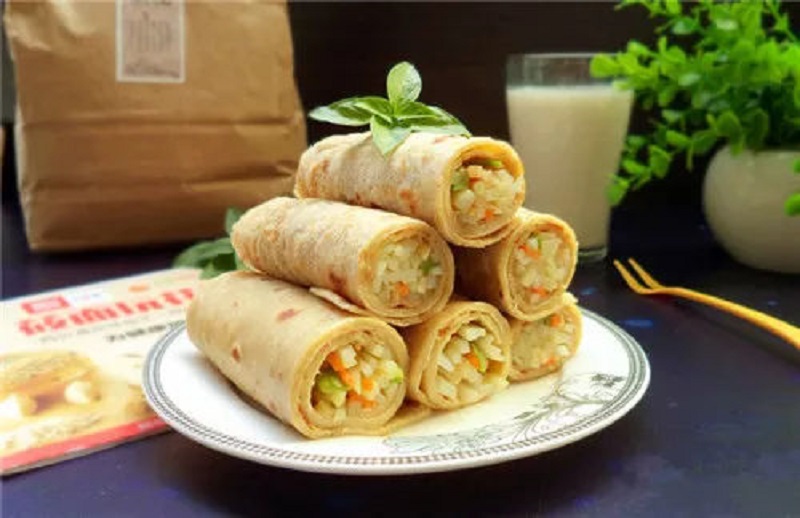 土豆丝卷鸡蛋饼