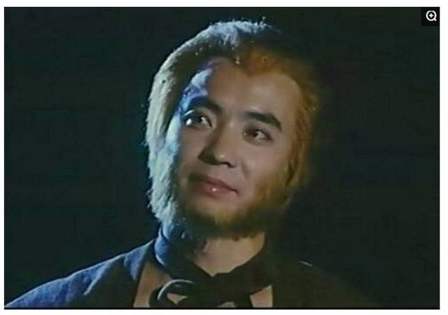 董志华,是京剧演员出身,毕业于北京中央艺术团,原是中国京剧院当家