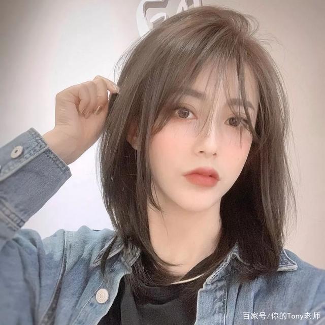 不知道换什么发型看这里,今年流行层次感碎发,谁剪都好看