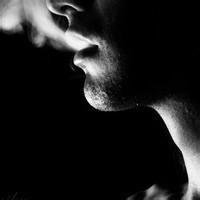 男士抽烟背影微信头像_微信头像图片大全