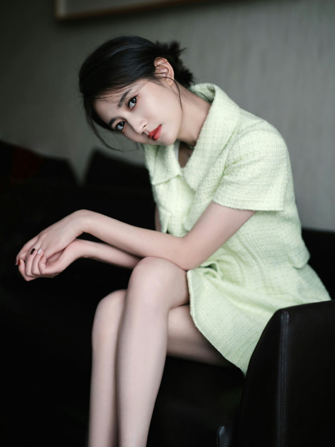 星闻#  陈钰琪,颜值高身材好,穿旗袍也很有味道! #陈钰琪