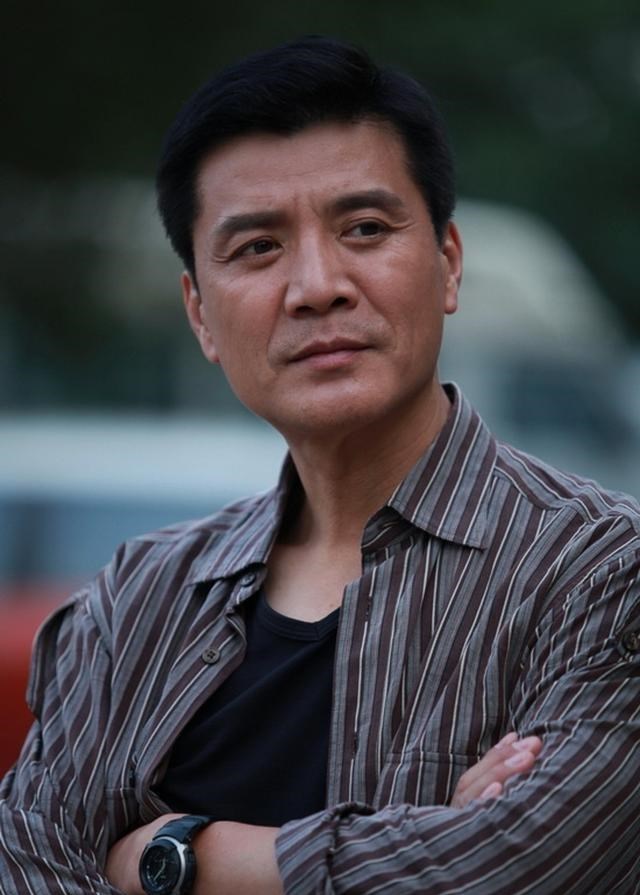 刘之冰|一家四口都是演员,父亲是双料影帝,儿子童星出道,母女颜值高