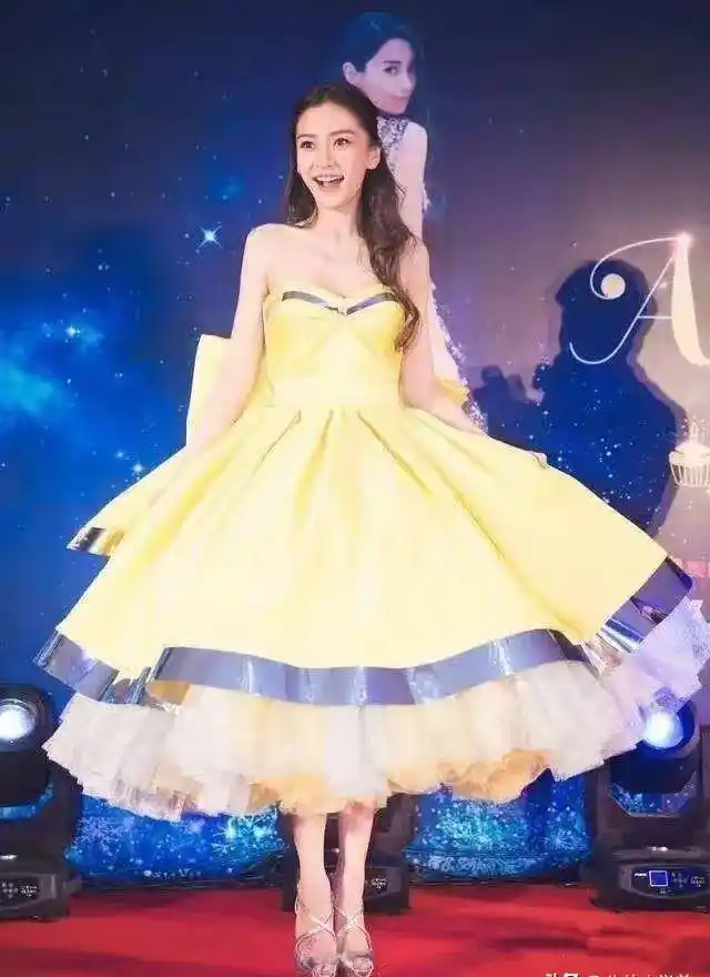 离婚才刚一年,吃完黄晓明"红利"的杨颖,又回到了她的"怪圈"