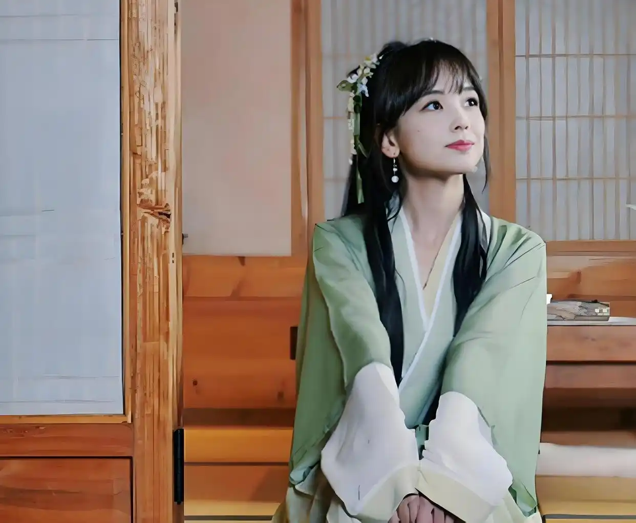 三,现象背后:跨界浪潮下的行业启示王冰冰的跨界尝试