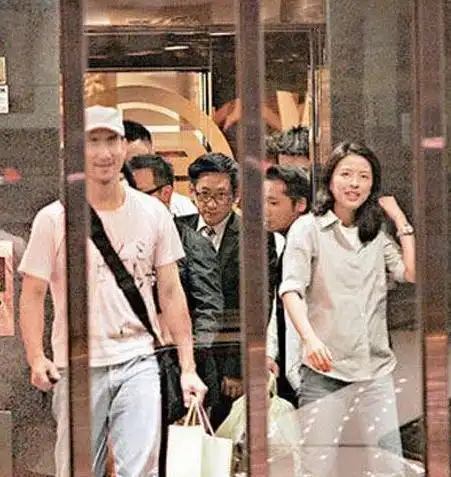 世上绿茶千千万,最怕罗美薇这种款!婚后27年,张学友输得一塌糊