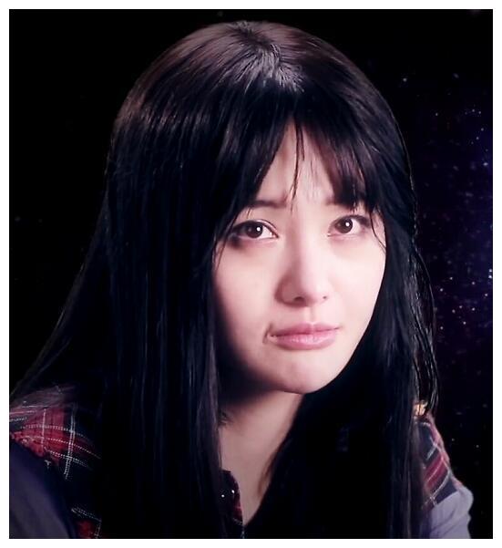 郑爽长发造型秒变小仙女,咬唇一笑很倾城,呆萌小表情十分抢镜