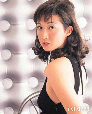 在微博宣布生女喜讯,罗大佑与妻子elaine去年底人工受孕成功,15日剖腹