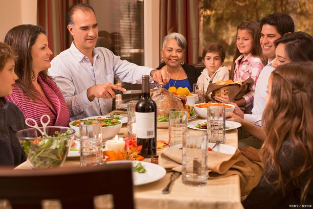 一张聚会照片,为什么成为了美国总统的家庭珍宝