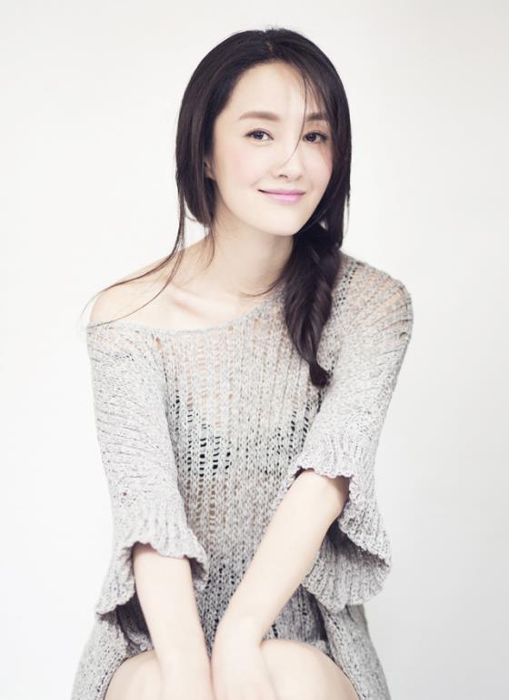 山东女演员衣珊,恬静可人,气质优雅 山东女演员衣珊,恬静可人,气质