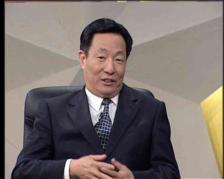 央视《决策者说》:专访新闻出版总署署长石峰