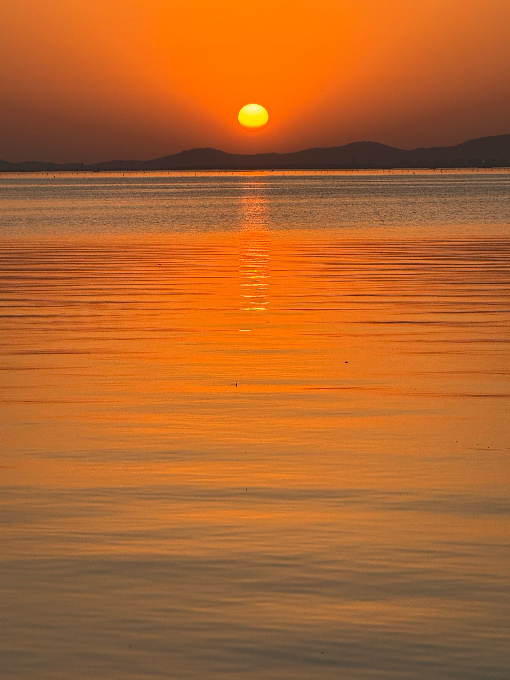 挑一个艳阳高照的天儿,日落前一小时到达