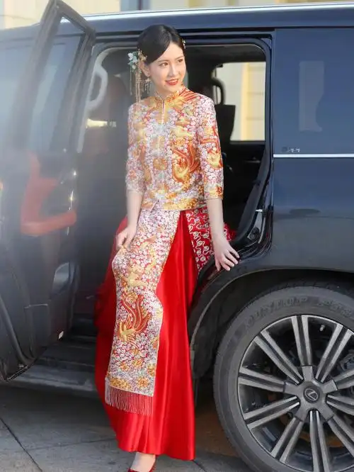 传统手绣红金撞色龙凤褂出门嫁衣唐山婚纱