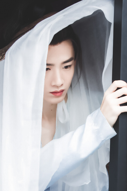 白敬亭丨顾南衣