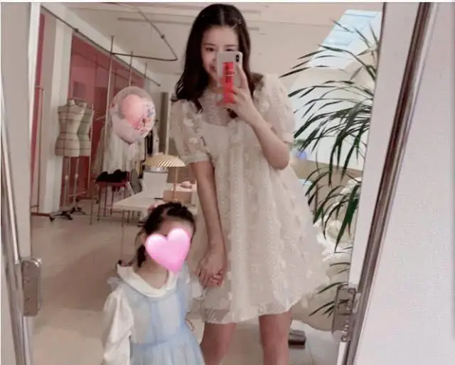 陈赫妻子晒美照不料却被家里的布置抢镜看完后真是开眼界了