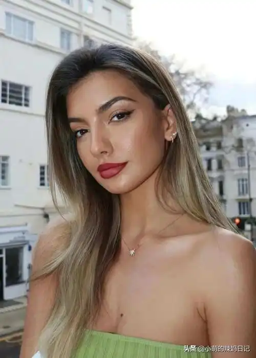 男生皮肤黑黄适合穿这6个颜色(推荐几个黄黑皮肤适合的显白衣服颜色)