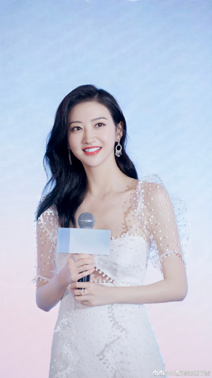 景甜樱花粉长裙##景甜樱花色长裙大片