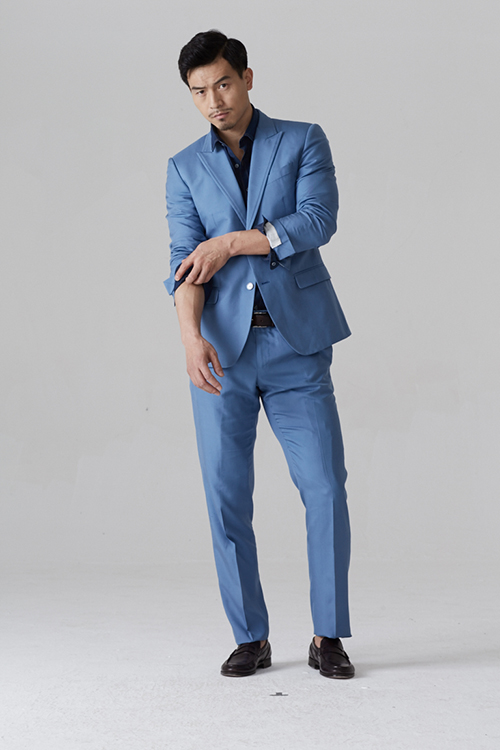 西装 dolce & gabbana衬衫 massimo dutti乐福鞋 brioni