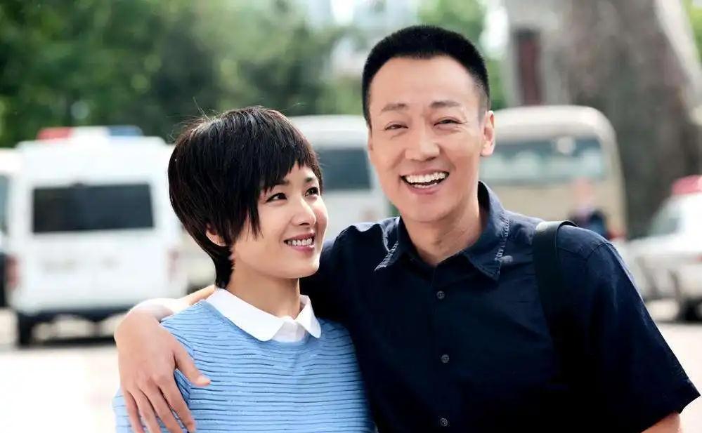 辛柏青朱媛媛:从校园到婚纱,结婚16年零绯闻,一家3口生活幸福_爱情