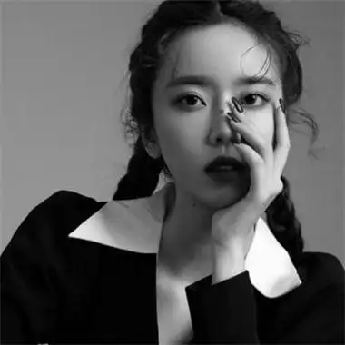 个性头像女生气质高冷女生抽烟头像霸气十足超拽女头像冷艳真人头像