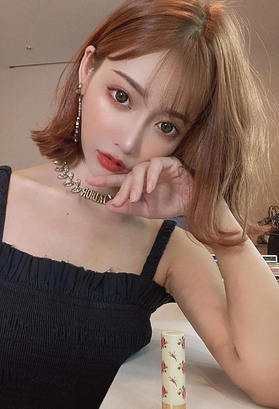 明日花老师庆生带货fr2兔潮流圈快嘴rapper32岁开始搞事业