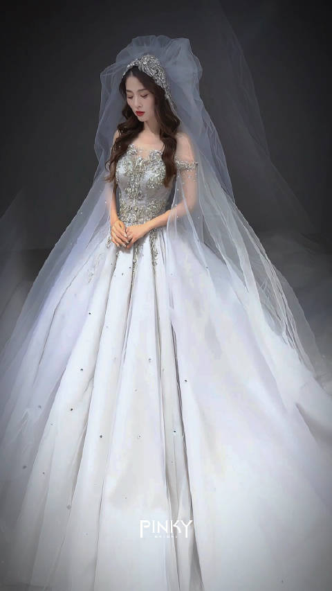 pinkybridal婚纱旧巷子中的浪漫余晖披上了紫色婚纱61