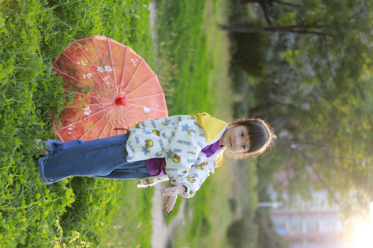 聪明活泼可爱的外孙女5岁生日照